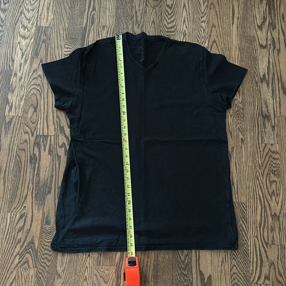 American Eagle T-shirt - Picture 2 of 5